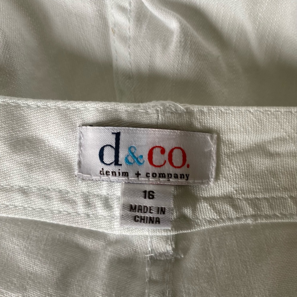 NWOT Denim & Co. - Woman’s white denim high rise Capri pants, Size: 16 - Picture 5 of 6